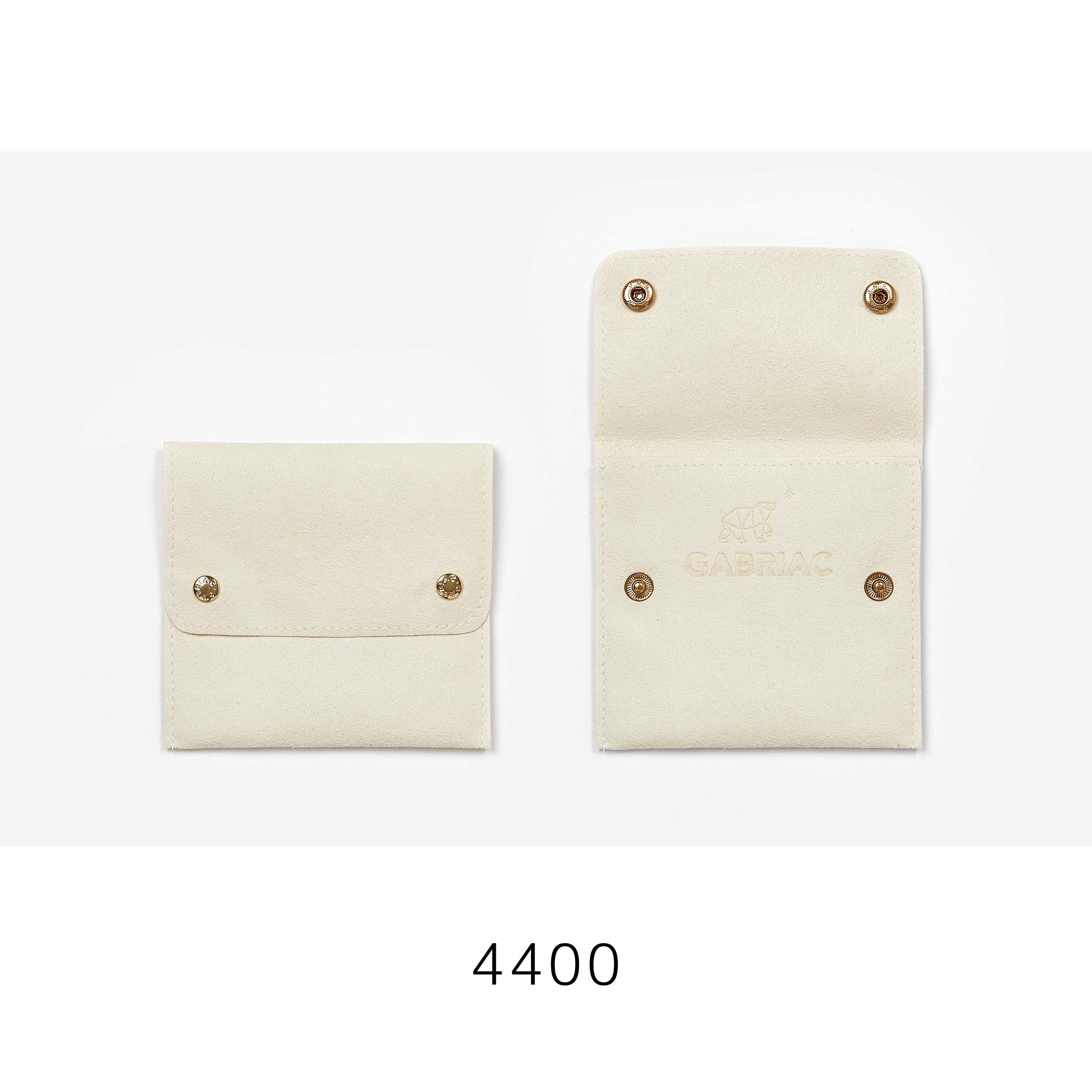 4400