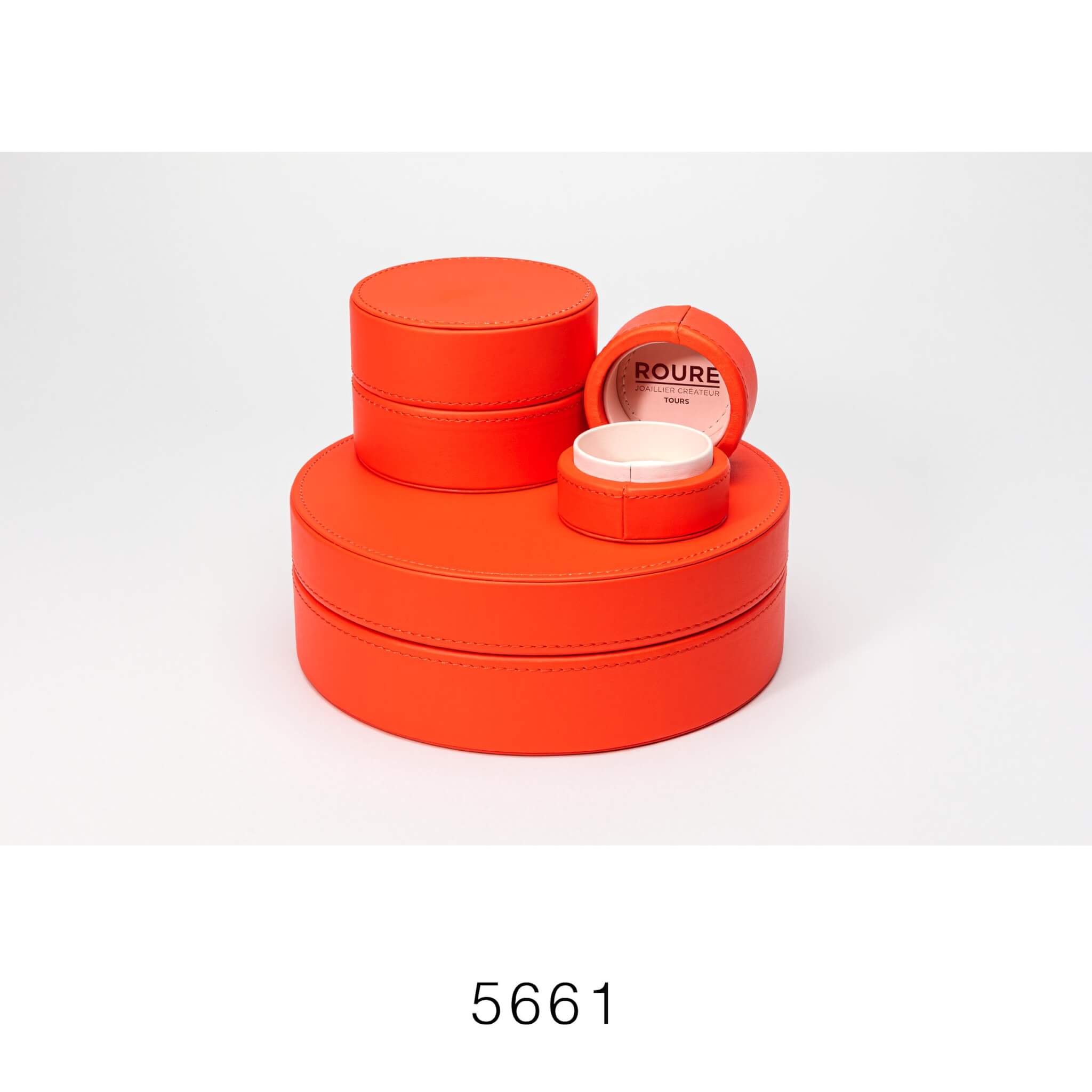 5661